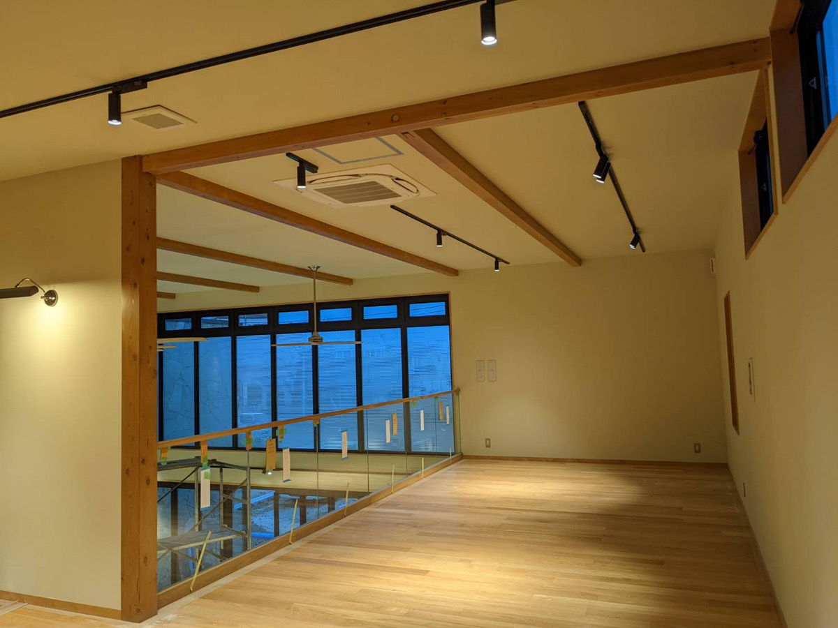 内装塗装工事の施工風景