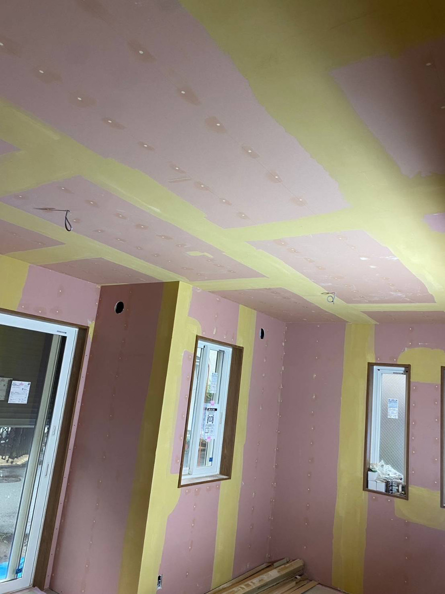 クロス工事 施工中2